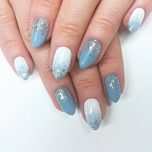 Cloudless Sky, White Collar i Shining Diamonds w mroźnej stylizacji z blaskiem.