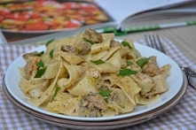 Pappardelle z indykiem w sosie porowo-śmietanowym