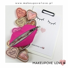 piękne rozświetlacze od Makeup revolution.