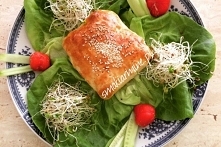 Przystawka z mozarelli w szynce i cieście francuskim