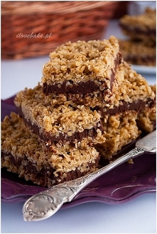 Batoniki owsiane z masłem orzechowym