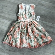 Indywidualny projekt letniej sukienki kwiatowej <3 Haft na siatce tiulowej. Szycie na miarę w SOPSI <3