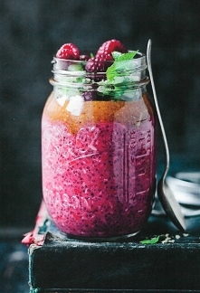 Po dość długiej przerwie wracam :)
z przepisem na pyszne smoothie :)
Składniki:

    dojrzałe mango
    dojrzała papaja
    kiwi
    banan
    400 ml soku pomarańczowego
    3 ł...