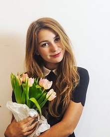 #dzieńkobiet to idealna okazja, by złożyć Ci życzenia od serca. ♥️Życzę Ci, byś miała odwagę być sobą, zawsze i wszędzie.
♥️ Żebyś miała własne pieniądze i nie tłumaczyła się ni...