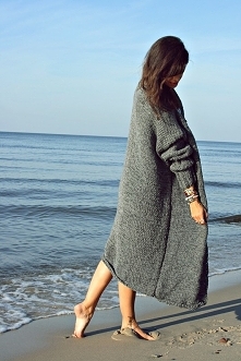 Szary sweter oversize hand made