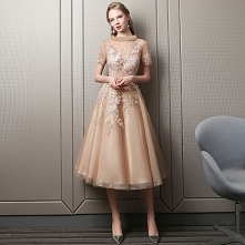 Piękne Szampan Homecoming S...