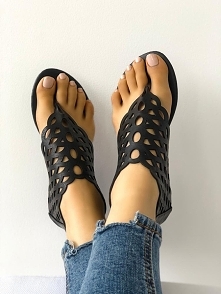 Solid Hollow Out Zipper Back Flat Sandals
Rozmiar: US4.5, US5.5, US6, US7, US8, US8.5
Kolor: black