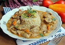 GULASZ Z ŻOŁĄDKÓW DROBIOWYCH - PrzyslijPrzepis.pl Gulasz z żołądków drobiowych na pewno zachwyci nie jednego smakosza podrobów. Ja osobiście przepadam za takim daniem.Podaje gul...