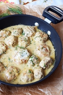 Klopsiki w sosie koperkowo-serowym