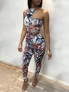 Printed One Shoulder Cutout Slinky Jumpsuit 
Rozmiar: S, M, L, XL
Kolor: red