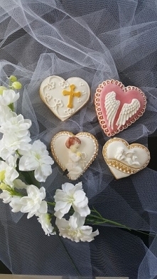 Kruche ciasteczka domowej roboty!

Ozdabiane własnoręcznie lukrem, z dbałością o każdy szczegół.

Ciasteczka idealnie nadają się jako prezenty w podziękowaniu dla rodziców Chrze...