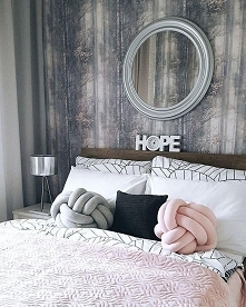 Sypialnia <3
poduszki pi...