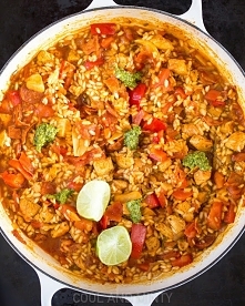 paella z kurczakiem i kiełbaską chorizo