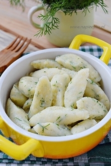 Kopytka z kaszy jaglanej

Składniki / 3 porcje

    3/4 szkl ekologicznej kaszy jaglanej ekoblik z Polski
    270 g gotowanych ziemniaków
    4 – 5 pełnych łyżek mąki ziemniacza...