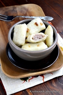 Byczki

Składniki na ciasto : ( na ok 60 sztuk )

1,5 kg ziemniaków
około 500 g mąki pszennej
3 łyżki mąki ziemniaczanej
2 jajka
1 łyżeczka soli
Farsz : ( najlepiej przygotować ...