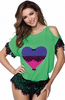 Pigeon P-583/1 komplet zielony Zjawiskowy dwuczęściowy komplet bielizny nocnej, bluzka z rewelacyjnymi wycięciami na ramionach, przód ozdobiony kolorowym sercem