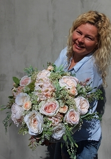 kompozycja kwiatowa z praco...