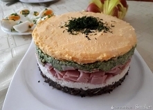 Warstwowa sałatka z jajkami, szynką i brokułem - przepis ze Smaker.pl

Wygląda efektownie, smakuje smacznie ;-)
Składniki

pieczarki 45 dag
cebula 1 duża
jajko duże 8-9
szynka k...