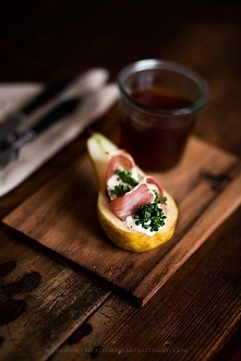 Gruszka z szynką i chrzanem