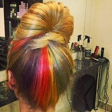 New hairstyle <3
#newhairstyle #hairstyle #rainbow #rainbowhair #blond #polishgirl #colors #alternative #poland #wroclaw #olesnica #hairstylist #colorfull #tecza