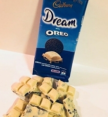 Dla mnie idealne połączenie ! Uwielbiam białą czekoladę A ciasteczka oreo są jednymi z moich ulubionych.