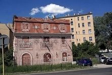 Ciekawy mural w Poznaniu na Dolnej Wildzie. Zamaist rudery mamy kawałek włoskiego klimatu.