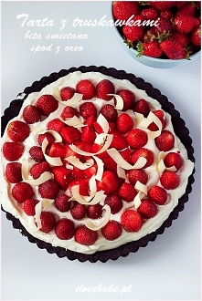 Tarta z truskawkami i bitą śmietaną (bez pieczenia)