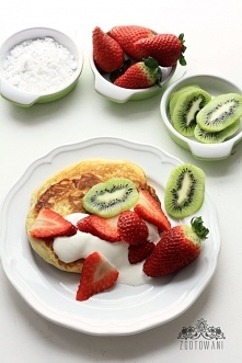 pancakes-z-owocami-