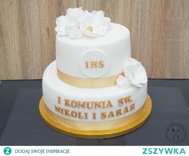 Piętrowy tort komunijny