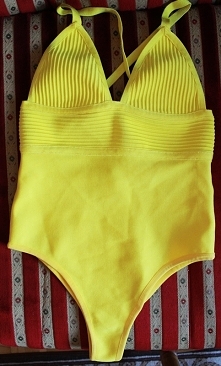 Piękny strój kąpielowy do s...