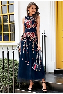 Długa suknia dla druhny w k...