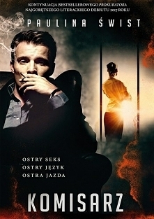 "Komisarz"
Zuzanna Kadziewicz żyje jak pod kloszem. Kochający ojciec-biznesmen trzyma nad ukochaną jedynaczką parasol finansowy. Zuzanna pracuje jako pedagog z pasji, ...