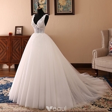 Piękne Kość Słoniowa Suknie...