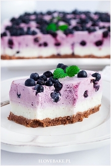 Sernik na zimno z jagodami