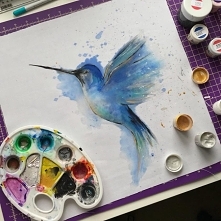 Ręcznie malowany koliber :) Po wyschnięciu uszyłam z niego poszewkę na poduszkę. Jak wam się podoba? :)