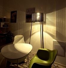 Lampa stojąca srebrna idealna do salonu