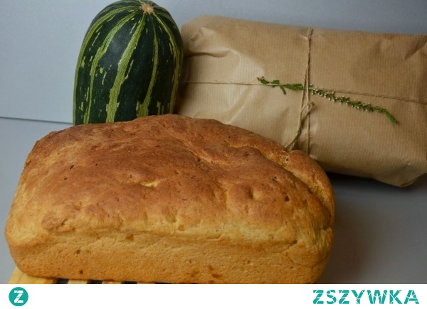 Chleb z cukinią