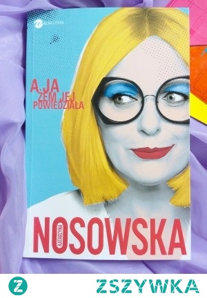 [kliknij po szczegóły]

A ja żem jej powiedziała... – ta książka to petarda

Wydawało się, że nic już nas nie zaskoczy w internecie. I wtedy pojawiła się ona. Śmieszna gęba, która mówi mądrze o życiu. Prosto, zwięźle, szczerze i bez owijania w bawełnę. Ze zrozumieniem, bez pouczania. Mówi o show-biznesie, celebrytach, współczesnych snobizmach, fobiach i modach. Tylko kilka zdań, a jest w tym ciepło, doświadczenie i życiowa mądrość.

„A ja żem jej powiedziała, Kaśka, szczęścia nie poudajesz” – mówi Nosowska. – „Nagle cała Polska zaczyna czekać na kolejny odcinek. Zadałam sobie pytanie, co w tym zajęciu sprawia mi autentyczną przyjemność, na którym etapie działalności jestem najbardziej sobą, w sobie, czuję się bezpiecznie, a w okolicy serca wzrasta temperatura. Najszczersza z najszczerszych odpowiedzi brzmi – pisanie. Ten samotny moment, kiedy z chmary słów wyłapuję te, które najlepiej opowiedzą emocje. Jest to proces żmudny, momentami skrajnie wyczerpujący. Nie mam łatwości, którą legitymują się prawdziwi mistrzowie żonglerki słowem. Ja wysiaduję. Do odleżyn”.

I zaczęła pisać.

O druzgocącym wpływie portali społecznościowych na nasze życie, o dylematach partnerstwa, problemach w okiełznaniu nastolatków, o miłości do jedzenia i terrorze rynku reklamowego. O tym jak kochać i nie kochać. O tym, że czarny nie wyszczupla, a seks tantryczny nie polega tylko na faszerowaniu, faszerowaniu, faszerowaniu.

Nosowska jest szczerą, dojrzałą i oryginalną obserwatorką rzeczywistości. Mimo sławy i spektakularnej kariery pozostała skromna. I ma to, czego brakuje teraz wszystkim – dystans do samej siebie. Ani przez chwilę nikogo nie udaje. Z perspektywy dojrzałej kobiety mówi o konsekwencjach tłumienia swojego głosu wewnętrznego, konieczności polerowania intuicji złotą łyżeczką i potyczkach z wewnętrznym krytykiem, zwanym przez nią „puczystą”.

„Od jakiegoś czasu nie wstydzę się tego kim jestem. Znam swoje możliwości. Są zbyt ograniczone, by zawojować świat, ale wystarczające, by być wdzięczną, lubić życie i oddychać swobodnie.”

Nieoczywiste, głębokie, błyskotliwe, świetnie napisane i bawiące do łez. Ta książka zabije cię miłością.