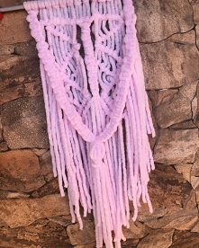 Puszysta i mięciutka makatka z makramy do zgarnięcia na Facebooku! Szukajcie Biżusejf i weźcie udział w rozdaniu :)
Idealna do pokoju małej księżniczki