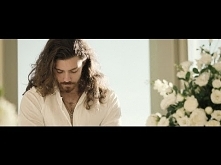 Cudowna! Idealna na ślubny teledysk <3 
Jacob Lee - I Belong to You