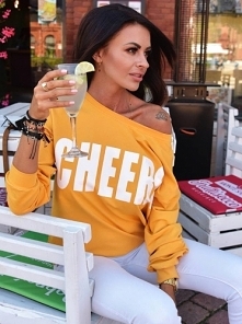 Idealna na zbliżającą się jesień :)
Bluza CHEERS :)