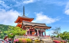 Warta zobaczenia pagoda w Kyoto. Zapraszamy na puzzlefactory.pl