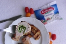 Roladki z plędwiczek wieprzowych z pesto i mozzarellą