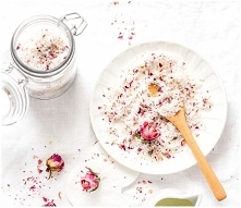 TRĄDZIK domowe maseczki na trądzik proste sposoby na mniejsze zaskórniki