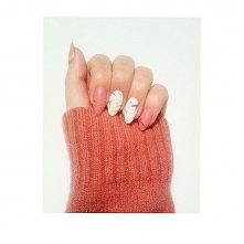 nails