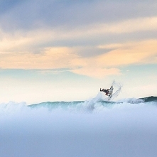 "Nikt nie lubi samotności. Ja tylko nie próbuję się z nikim na siłę zaprzyjaźniać. To prowadzi do rozczarowań."          ~Haruki Murakami