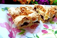 CIASTO KRUCHE Z DŻEMEM PORZECZKOWYM I BEZĄ