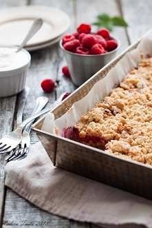 Ciasto migdałowe z malinami