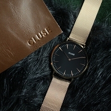 Zegarek Cluse na złotej bransolecie typu mesh to wyjątkowy model dla wszystkich kobiet, które cenią sobie elegancki, a zarazem nowoczesny design!