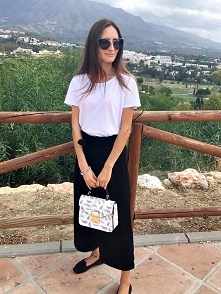 Klasyczny T shirt w eleganckim wydaniu od XxxsweetgirlxxX z 1 października - najlepsze stylizacje i ciuszki